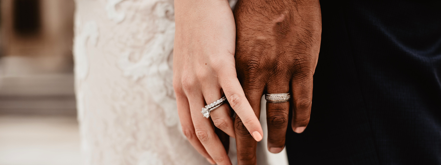 Matching His Hers lab-grown wedding bands Dubai 2025 – east-west emerald, milgrain, hammered sets under Dh 9 k, delivered before New Year fireworks