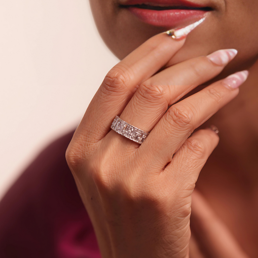 Sleek Carbon Diamond Ring