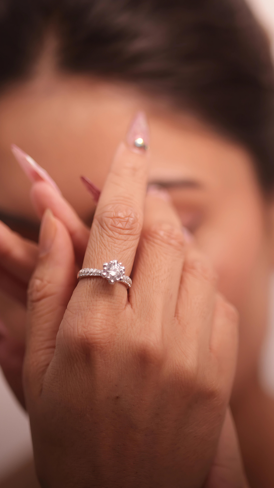 Moissanite Ring: The One-Carat Beauty