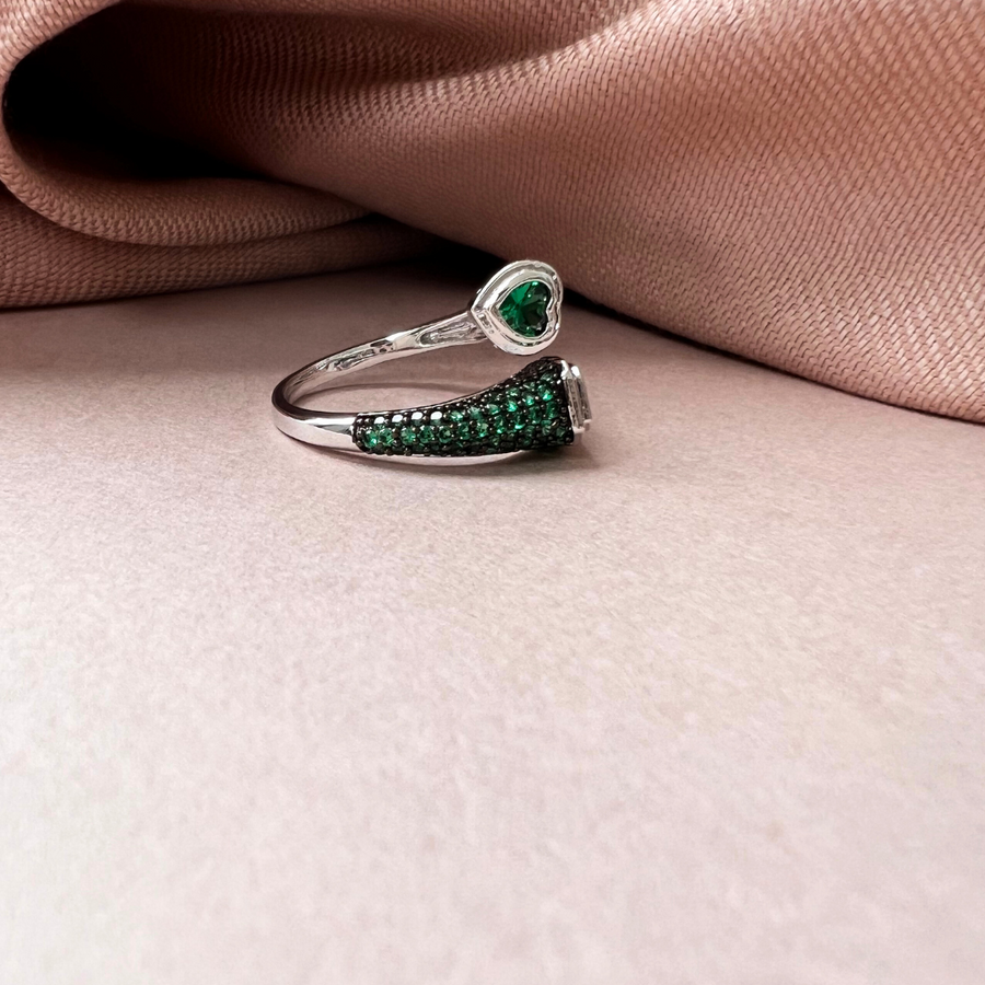 Green Ring of Love and Royalty - Adrisya - Finger Ring